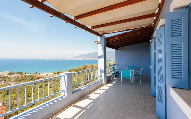 Modern Seaview Nest With Pool Panoramic Views