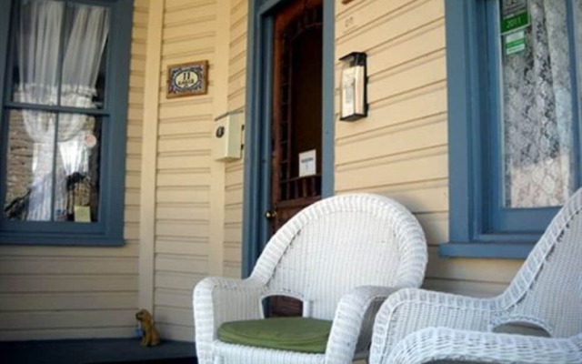 Victorian House Bed & Breakfast