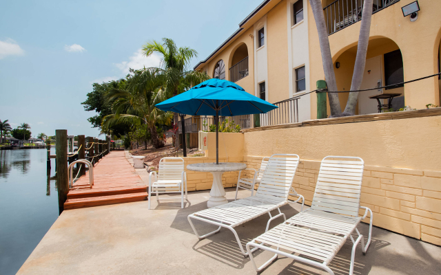 OYO Waterfront Hotel - Cape Coral/Fort Myers, FL