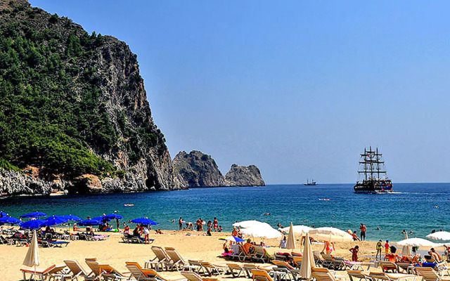 Cleopatra Beach Apartments