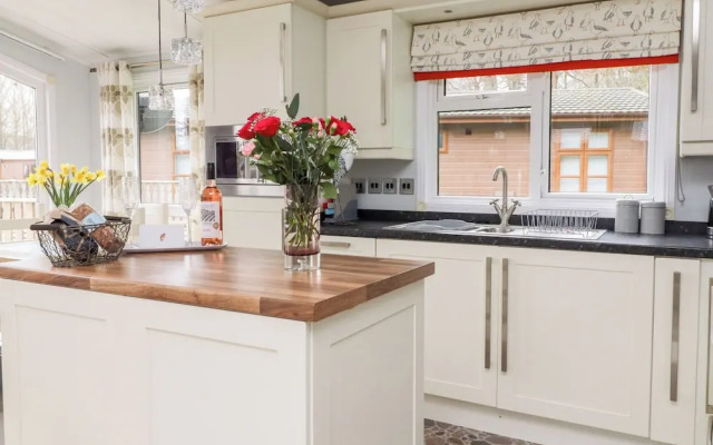 Bowland Lakes Leisure Village Lodge 16