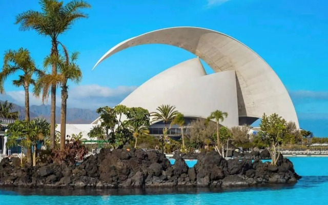 Oasis Penthouse in Santa Cruz by Edén Rentals