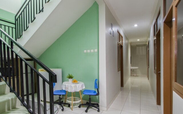 Zen Rooms Verde Residence