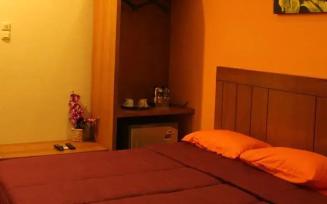 Nirvana Guest House at Wahid Hasyim