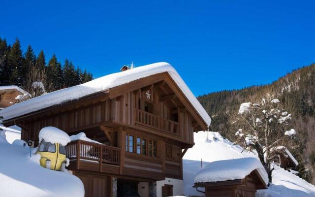 Chalet La Clusaz, 6 pièces, 8 personnes - FR-1-304-113