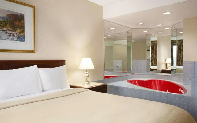 Fairfield by Marriott Niagara Falls, Canada