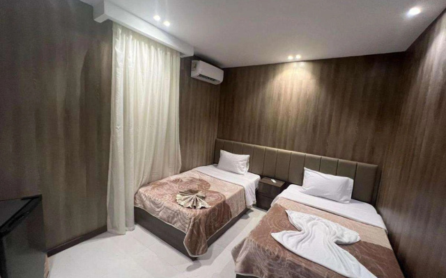 Rotana Palace Suites