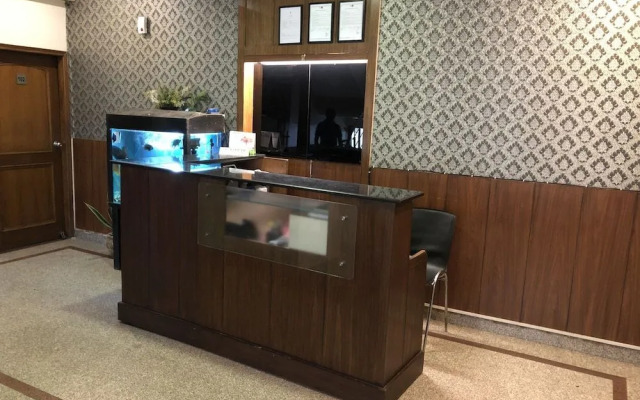 OYO Rooms Near Huda City Centre