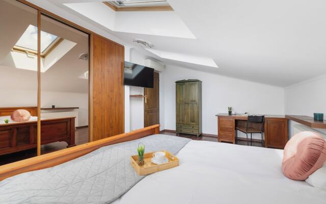Asnyka Apartment Cracow by Renters