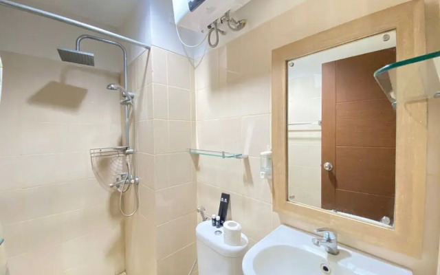 Spacious And Modern Studio Room At Sudirman Suites Bandung