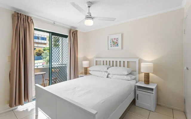 Albion Convenient Hideaway With Parking & Balcony