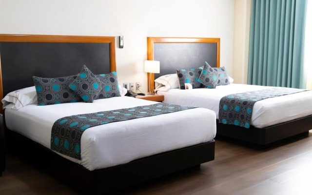 Hotel Abastos Plaza