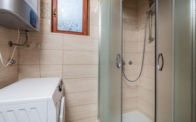 Amazing Home in Karlobag With 3 Bedrooms and Wifi