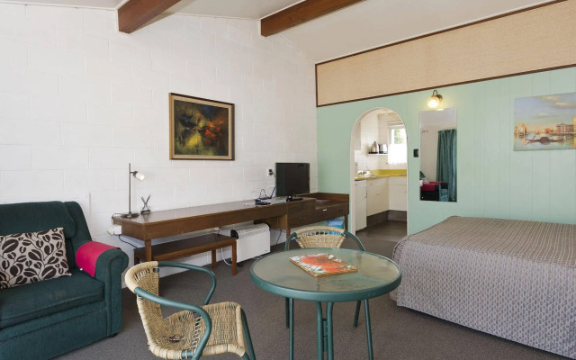 Garden Court Motel