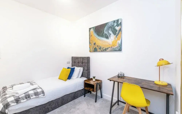 Prescott Court by Guestz