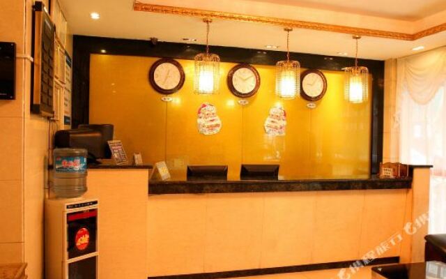 Jingmen May Wind E-sports Hotel