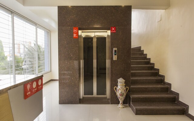 OYO 11527 Gaurav Residency