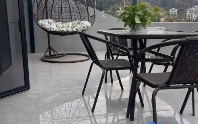 Yichun Siyah Homestay