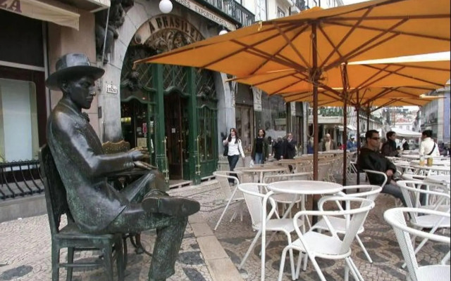 Lovelystay - Turquoise River View II