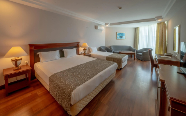 Bodrum Holiday Resort & Spa