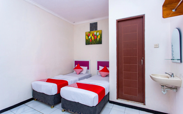 OYO 3042 Griya Karangsalam Indah