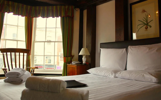 Brook Red Lion Hotel