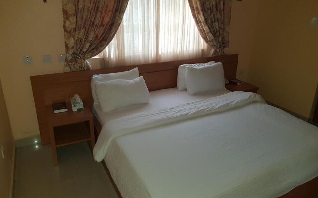 Ozom Hotel