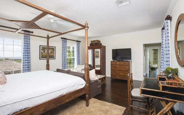 Buccaneer Hill 6 Bedroom Home