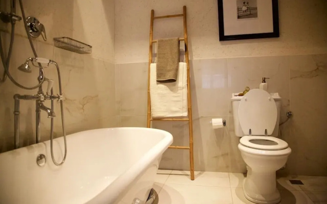 Designer TownHouse Neve Tzedek HolyGuest