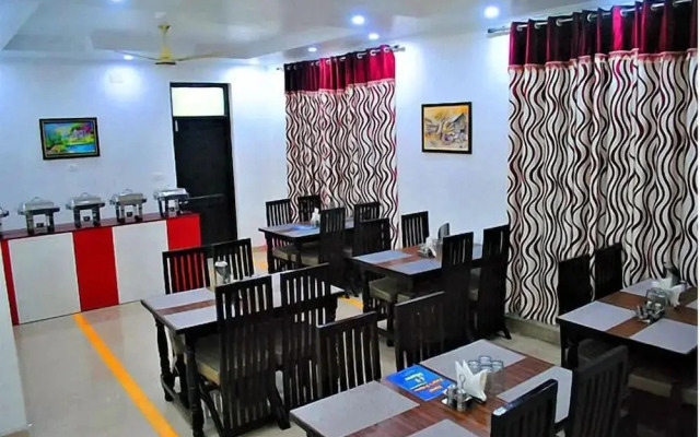 Hotel Raja's Palace