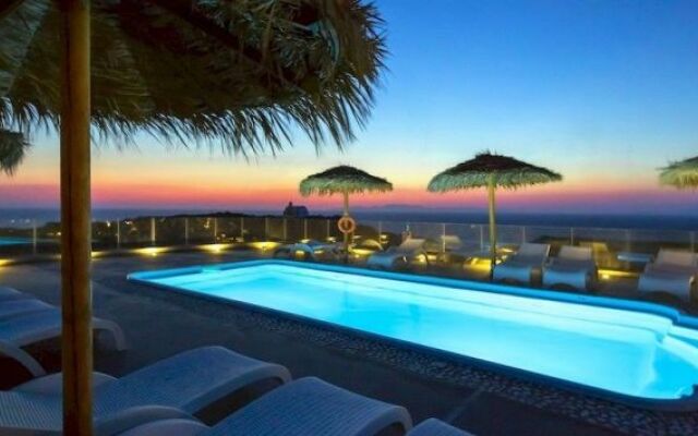 Oia's Sunset Apartments