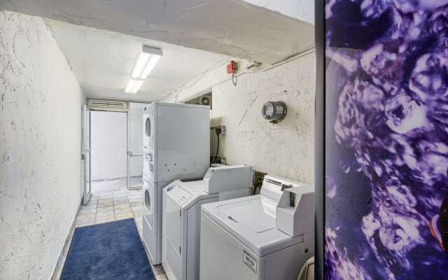 Motel 6 Everett, WA - South