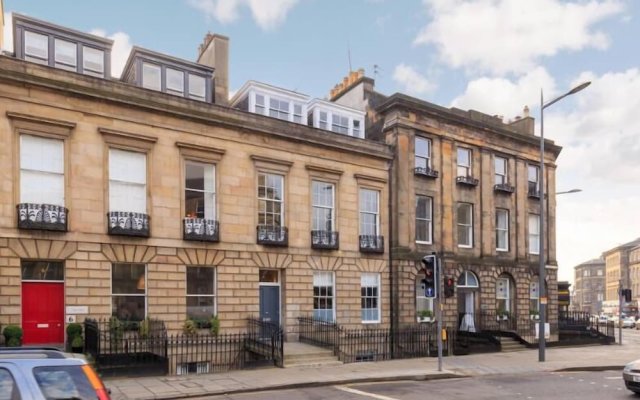 Torphichen Street 5 Star Luxury Apartment