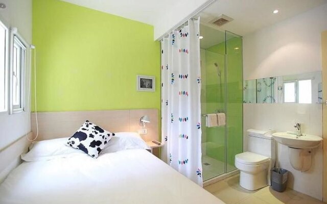 100 Hotel