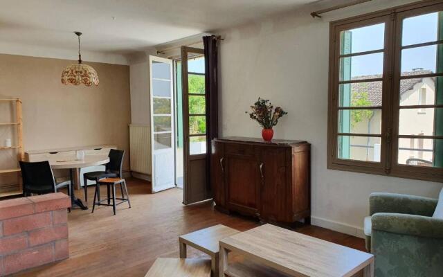 Big summer house in the charming village of Meyssac