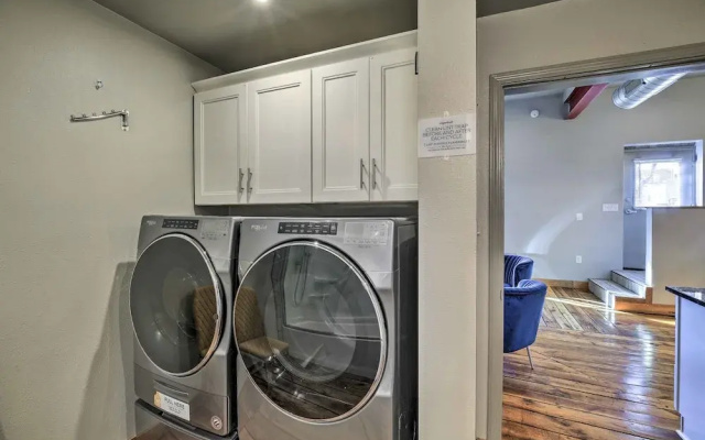 Sleek Wytheville Apartment Near Food + Drink!