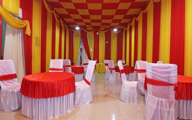 OYO 28442 Hotel Sudhir