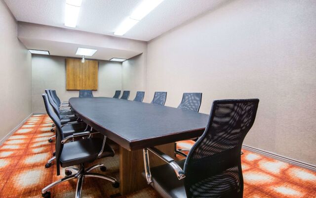 Ramada Plaza & Conference Center by Wyndham Gillette