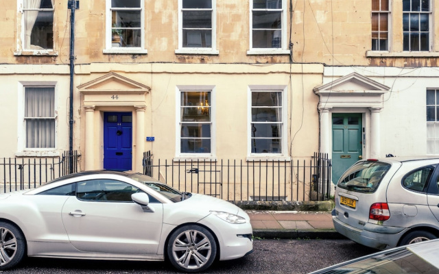 Stunning 1 Bedroom Flat in Central Bath
