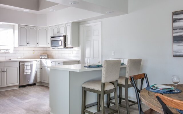 8140 E Pine - 6 Br Home
