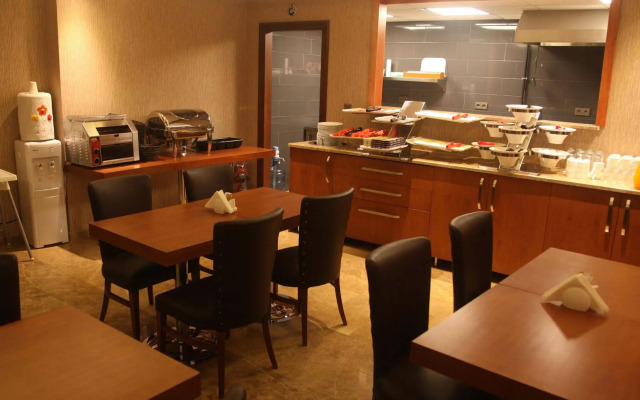 Blueway Hotel Historical