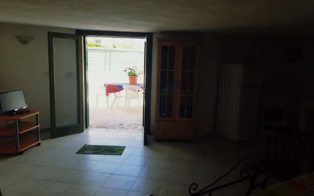 Beach Front Studio Apartment Tonnarella