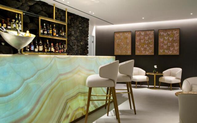 Grace Hotel, Auberge Collection