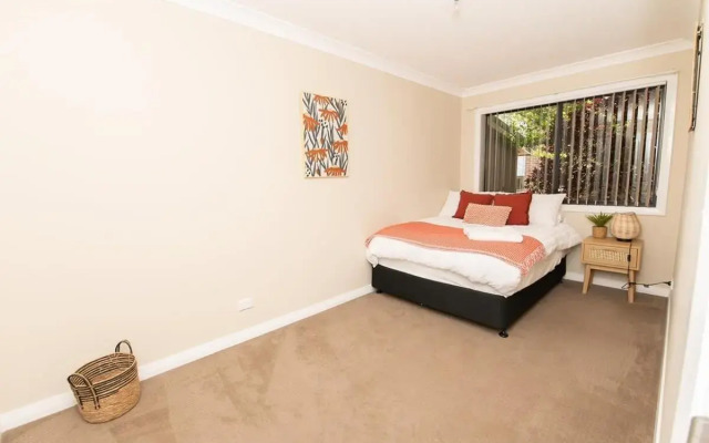 Phillip Villa, Modern & Fresh, Close to Town, Free Wifi