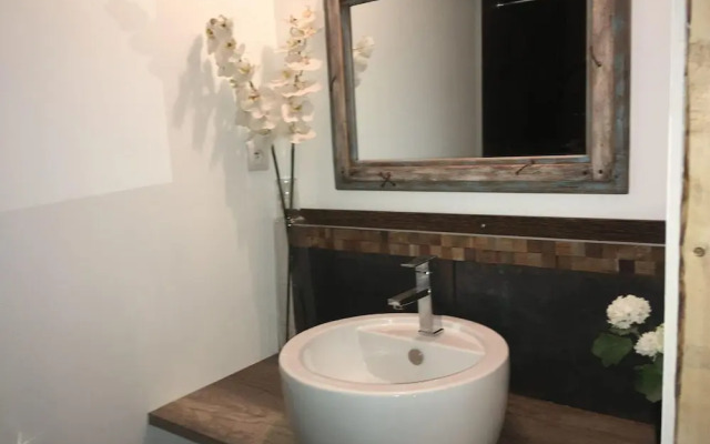 Majestic Villa in Nuaille-d'aunis With Sauna