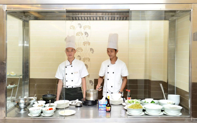 Hotel Grand United Ahlone Branch