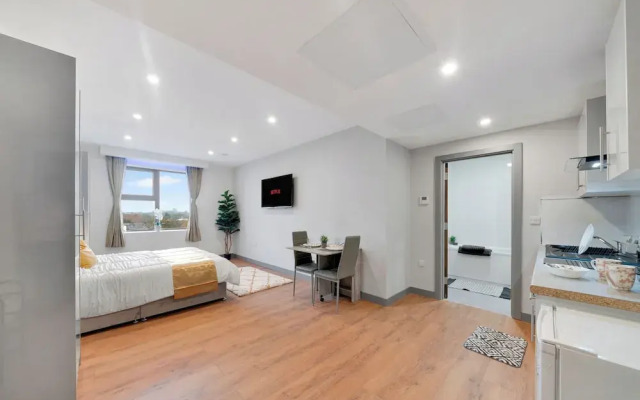 Studio Apartment in London - Ilford, East London