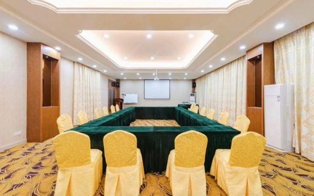Vienna Hotel (Shenzhen Shiyan Shilong Community)