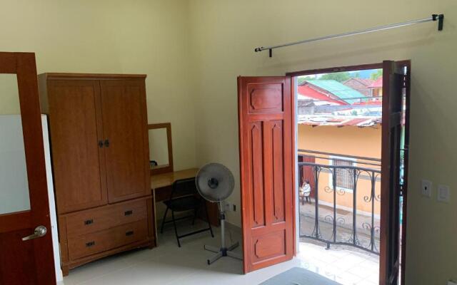 Casa Amarilla
