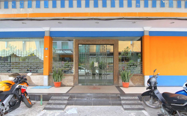 Capital O 664 Romance Hotel